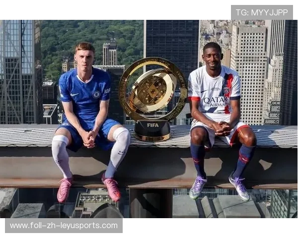 巴黎边线全面打开，登贝莱闪转腾挪相当亮眼