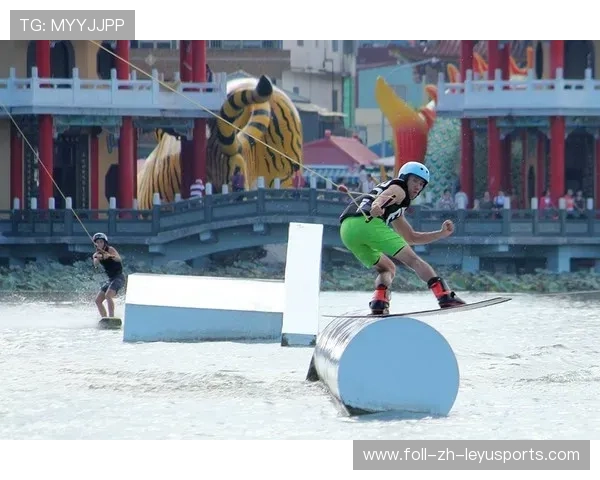 “缆绳滑水:东桃花岛赛场呈现全新水上运动魅力”